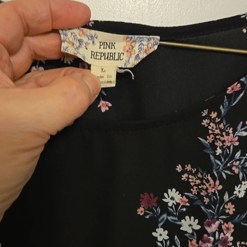 Floral Black Women's Top With Rouched Bottom.